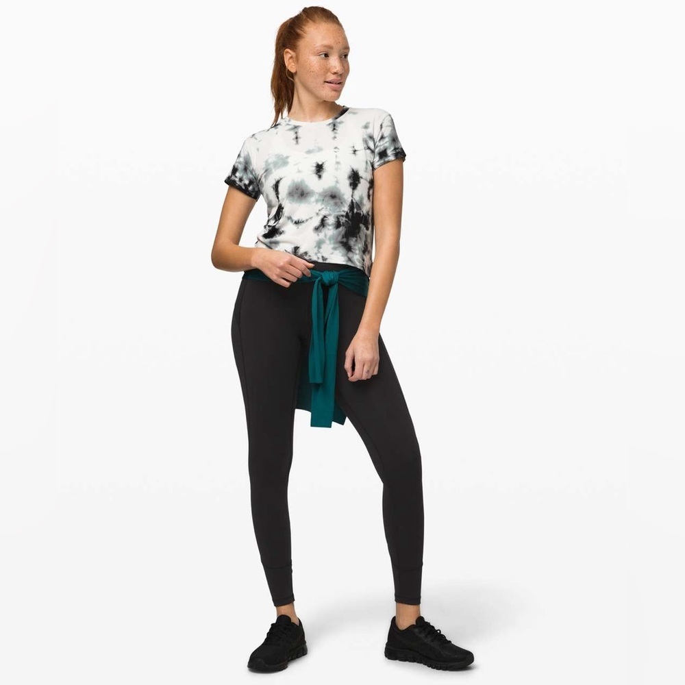 Lululemon Cropped Train To Be Tie Dye Short Sleeve Gum Working Running Top